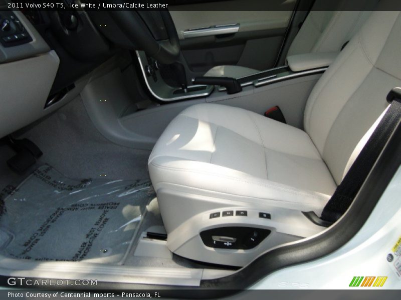 Ice White / Umbra/Calcite Leather 2011 Volvo S40 T5