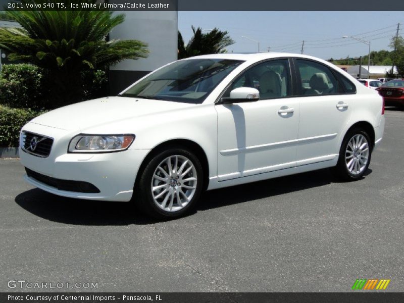 Front 3/4 View of 2011 S40 T5