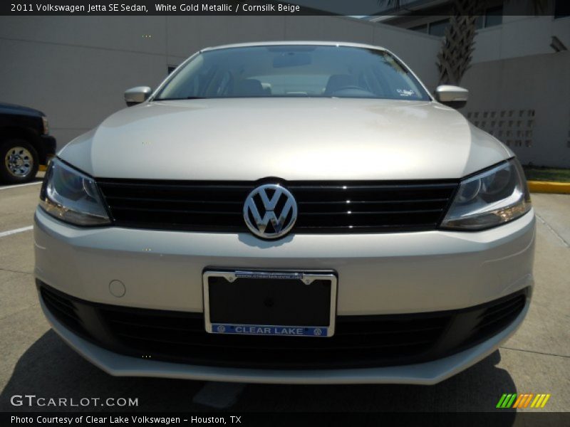 White Gold Metallic / Cornsilk Beige 2011 Volkswagen Jetta SE Sedan