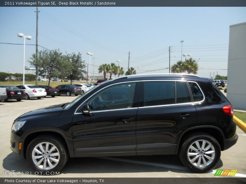 Deep Black Metallic / Sandstone 2011 Volkswagen Tiguan SE