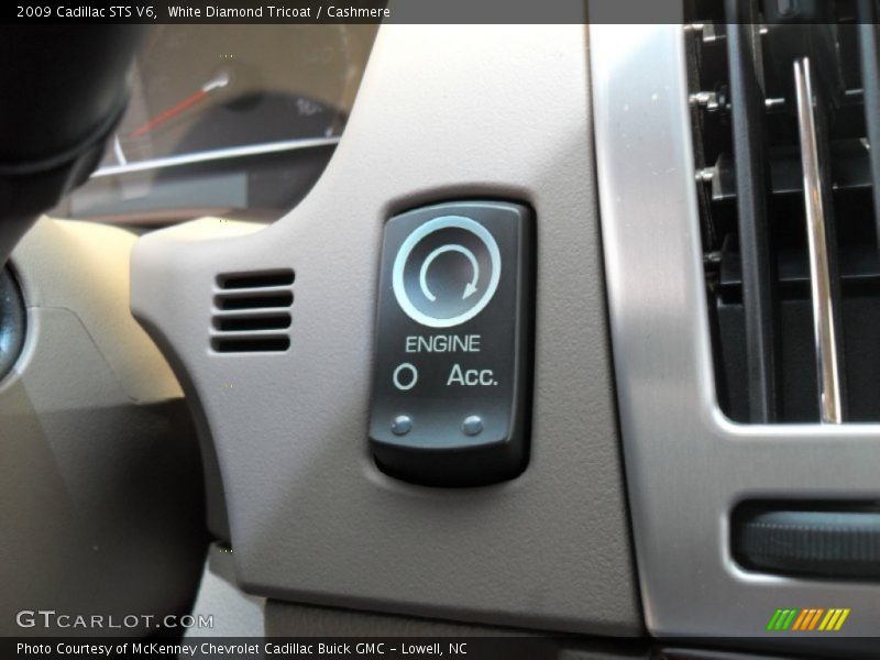 White Diamond Tricoat / Cashmere 2009 Cadillac STS V6