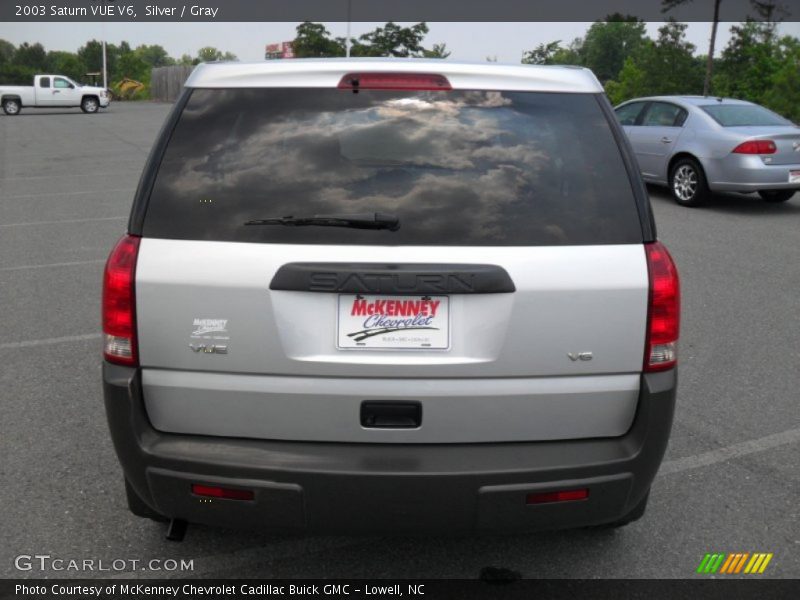 Silver / Gray 2003 Saturn VUE V6