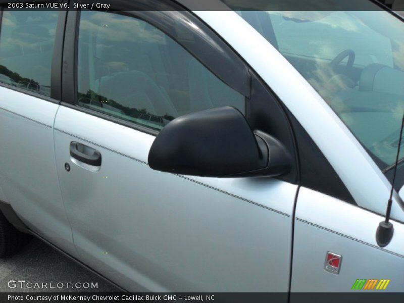 Silver / Gray 2003 Saturn VUE V6