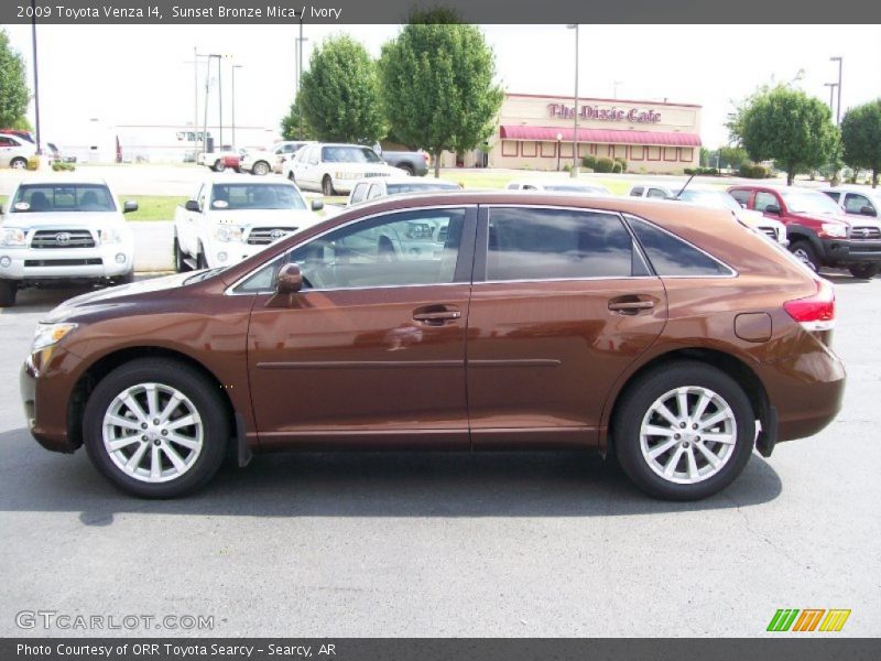 Sunset Bronze Mica / Ivory 2009 Toyota Venza I4