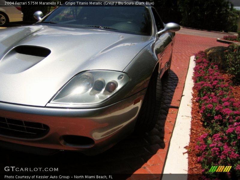 Grigio Titanio Metallic (Grey) / Blu Scuro (Dark Blue) 2004 Ferrari 575M Maranello F1