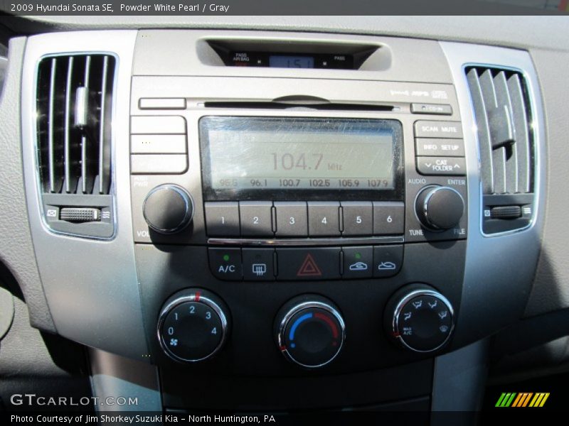Powder White Pearl / Gray 2009 Hyundai Sonata SE