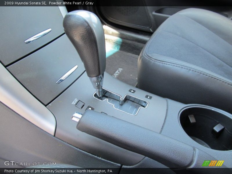 Powder White Pearl / Gray 2009 Hyundai Sonata SE