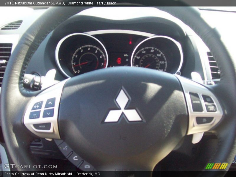 Diamond White Pearl / Black 2011 Mitsubishi Outlander SE AWD