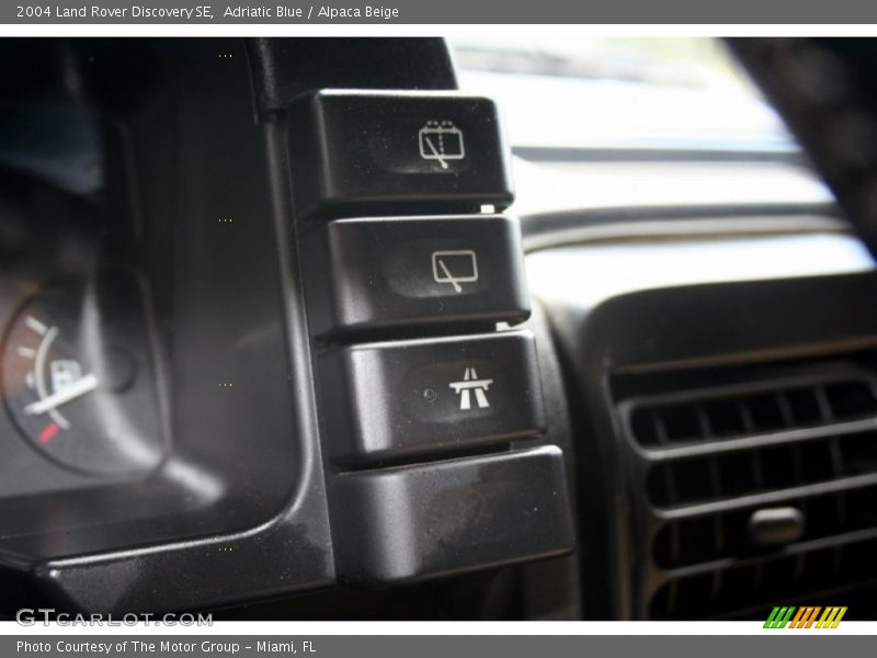 Adriatic Blue / Alpaca Beige 2004 Land Rover Discovery SE