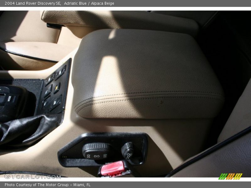 Adriatic Blue / Alpaca Beige 2004 Land Rover Discovery SE
