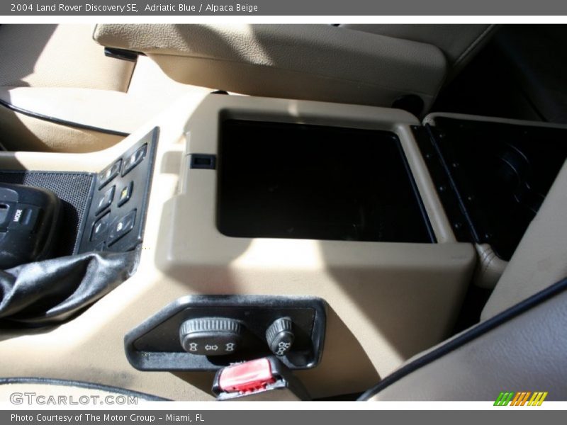 Adriatic Blue / Alpaca Beige 2004 Land Rover Discovery SE