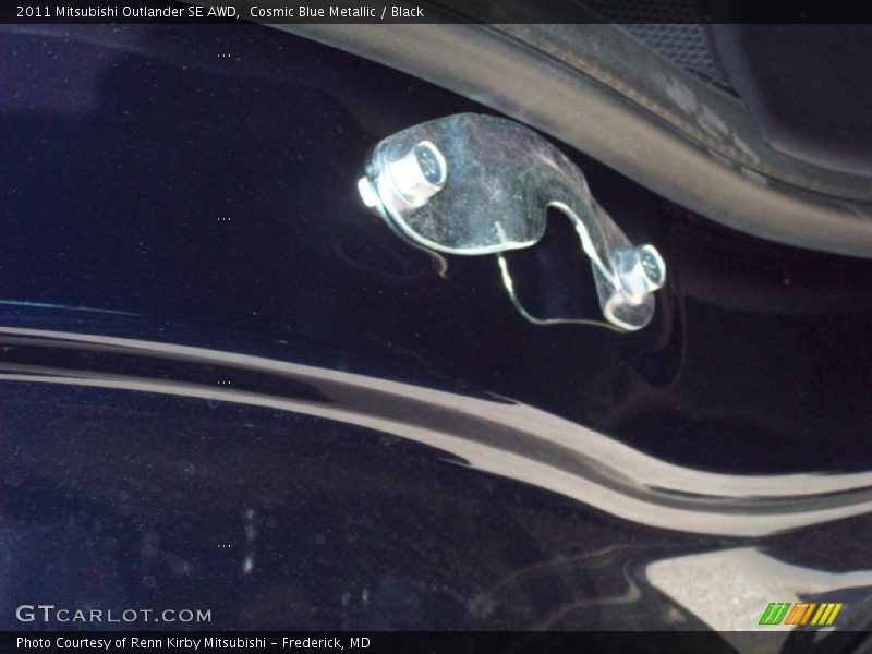 Cosmic Blue Metallic / Black 2011 Mitsubishi Outlander SE AWD