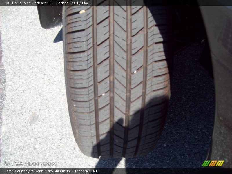 Carbon Pearl / Black 2011 Mitsubishi Endeavor LS