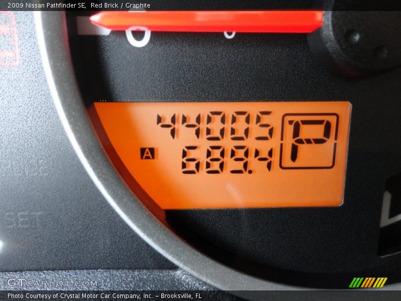 Red Brick / Graphite 2009 Nissan Pathfinder SE