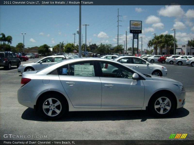 Silver Ice Metallic / Medium Titanium 2011 Chevrolet Cruze LT