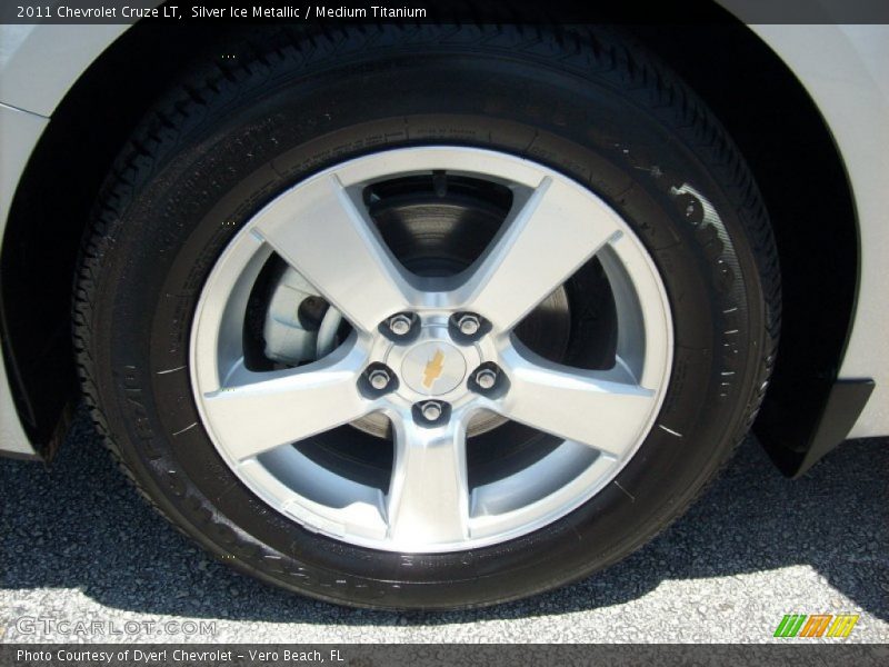 Silver Ice Metallic / Medium Titanium 2011 Chevrolet Cruze LT