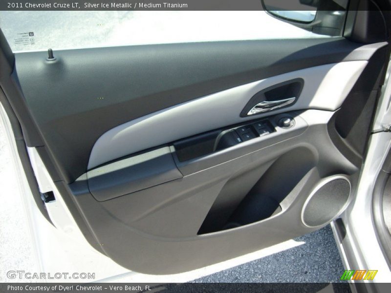 Silver Ice Metallic / Medium Titanium 2011 Chevrolet Cruze LT