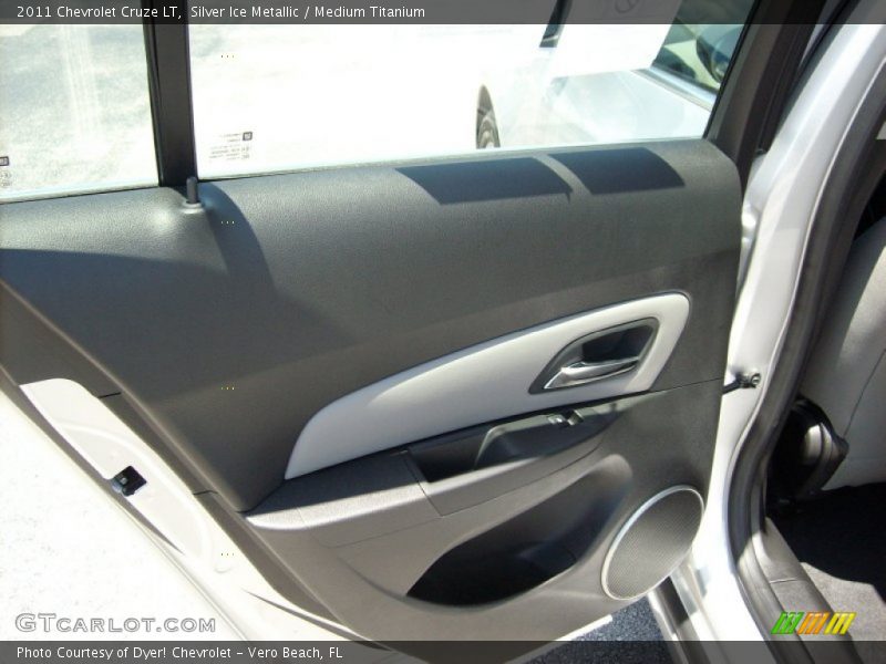 Silver Ice Metallic / Medium Titanium 2011 Chevrolet Cruze LT