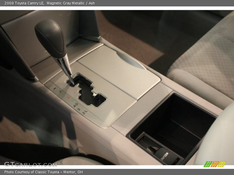 Magnetic Gray Metallic / Ash 2009 Toyota Camry LE