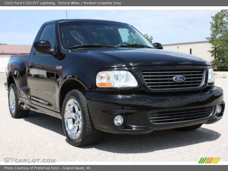 Oxford White / Medium Graphite Grey 2003 Ford F150 SVT Lightning