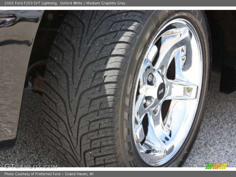 Oxford White / Medium Graphite Grey 2003 Ford F150 SVT Lightning