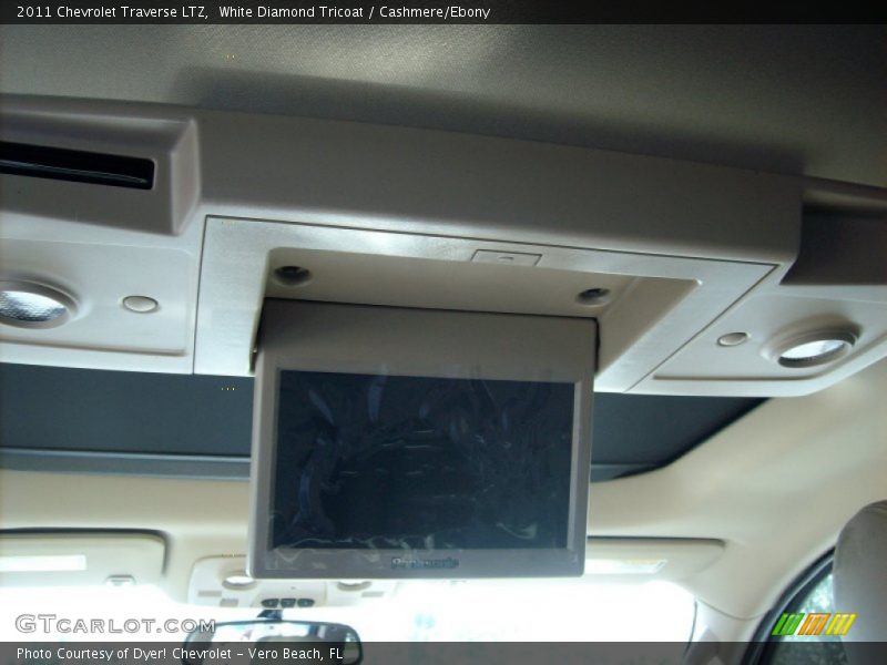 White Diamond Tricoat / Cashmere/Ebony 2011 Chevrolet Traverse LTZ