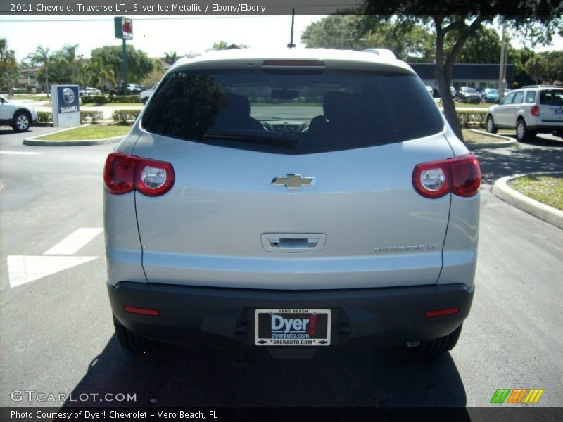 Silver Ice Metallic / Ebony/Ebony 2011 Chevrolet Traverse LT