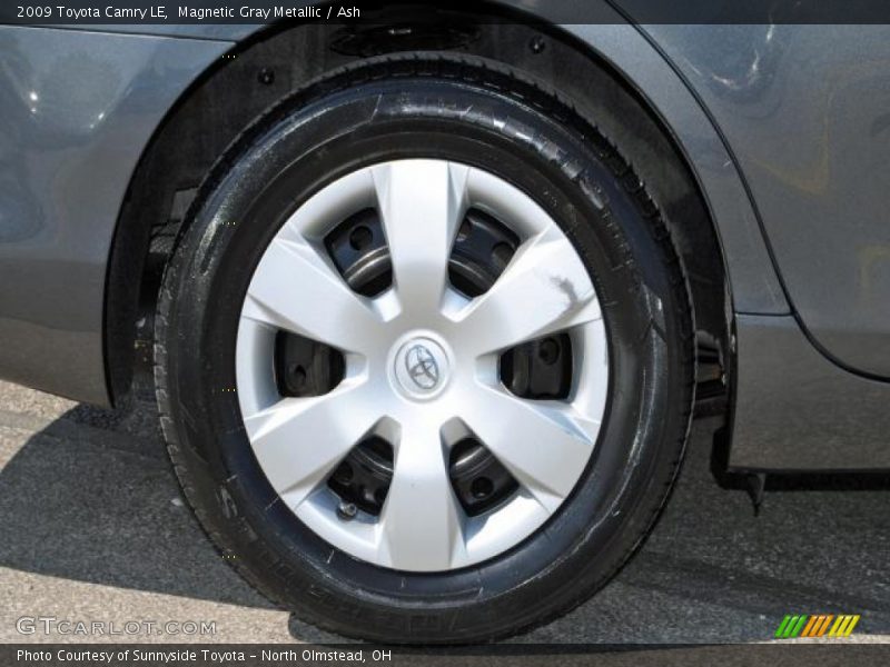 Magnetic Gray Metallic / Ash 2009 Toyota Camry LE