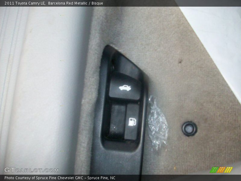 Barcelona Red Metallic / Bisque 2011 Toyota Camry LE