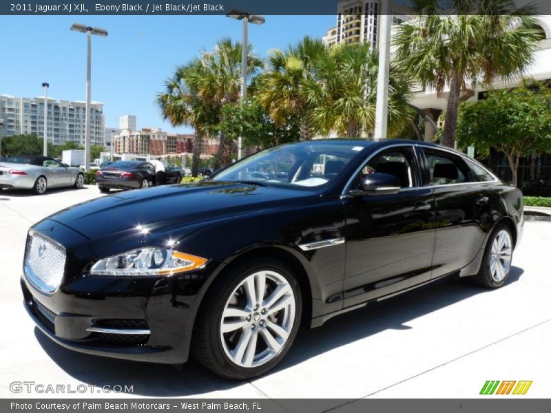Front 3/4 View of 2011 XJ XJL