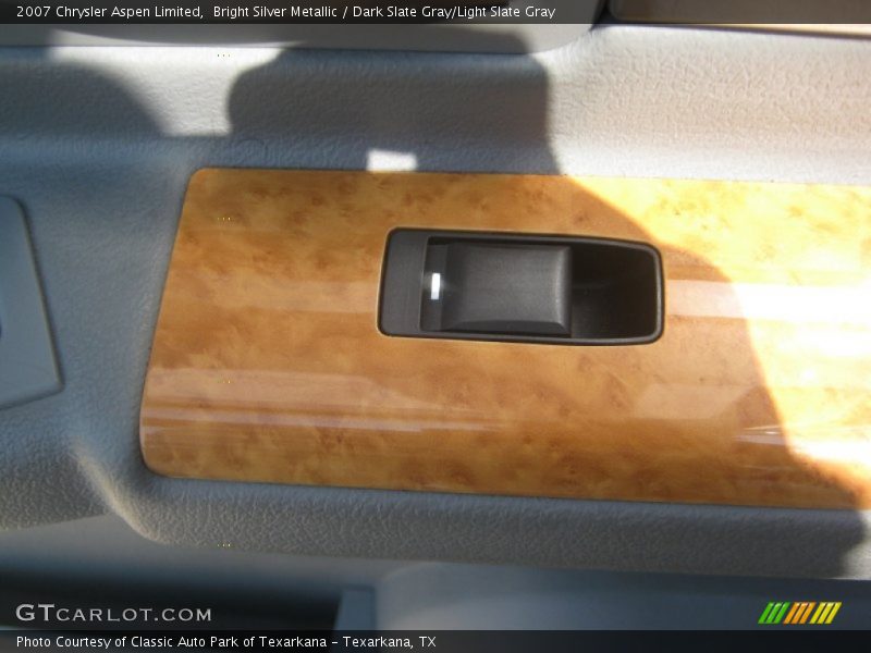 Bright Silver Metallic / Dark Slate Gray/Light Slate Gray 2007 Chrysler Aspen Limited