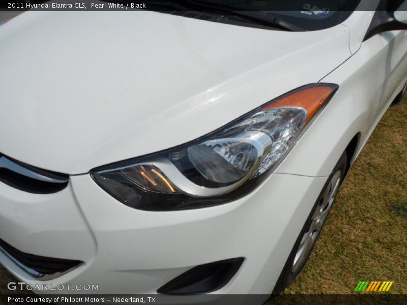 Pearl White / Black 2011 Hyundai Elantra GLS