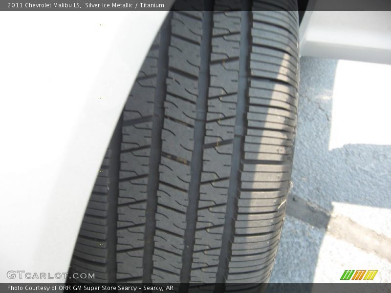 Silver Ice Metallic / Titanium 2011 Chevrolet Malibu LS