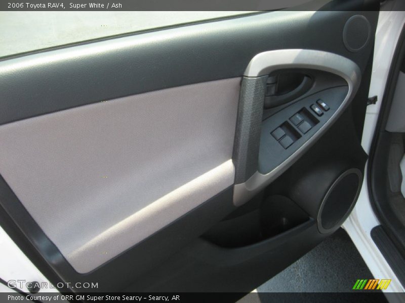 Super White / Ash 2006 Toyota RAV4