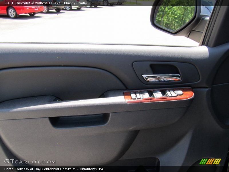 Black / Ebony 2011 Chevrolet Avalanche LT 4x4