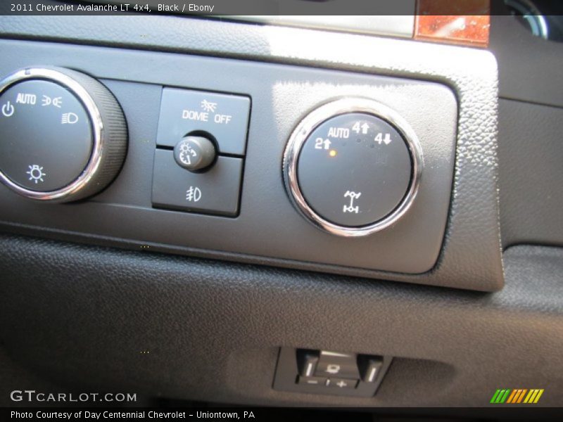 Black / Ebony 2011 Chevrolet Avalanche LT 4x4