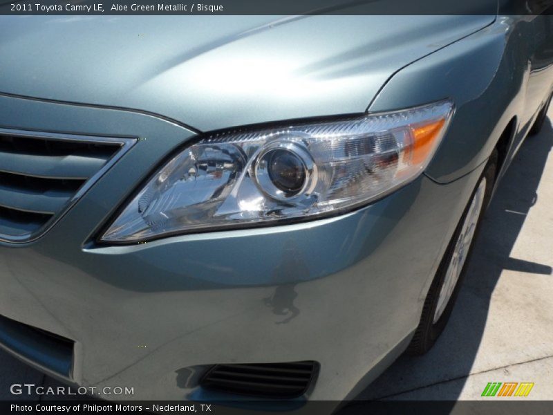 Aloe Green Metallic / Bisque 2011 Toyota Camry LE