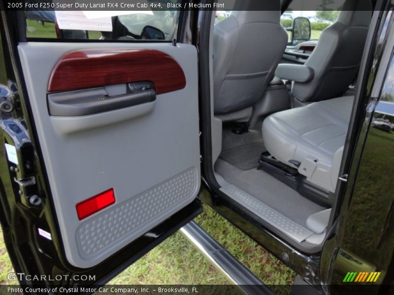 Black / Medium Flint 2005 Ford F250 Super Duty Lariat FX4 Crew Cab 4x4