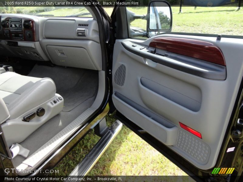 Black / Medium Flint 2005 Ford F250 Super Duty Lariat FX4 Crew Cab 4x4