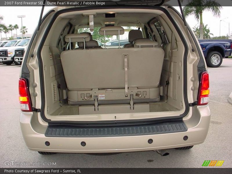  2007 Freestar SEL Trunk