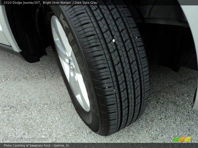 Bright Silver Metallic / Dark Slate Gray 2010 Dodge Journey SXT
