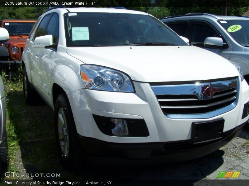 Cream White / Tan 2008 Saturn Outlook XR AWD