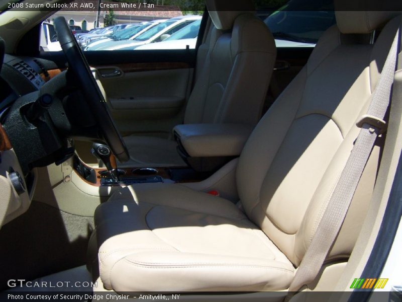 Cream White / Tan 2008 Saturn Outlook XR AWD