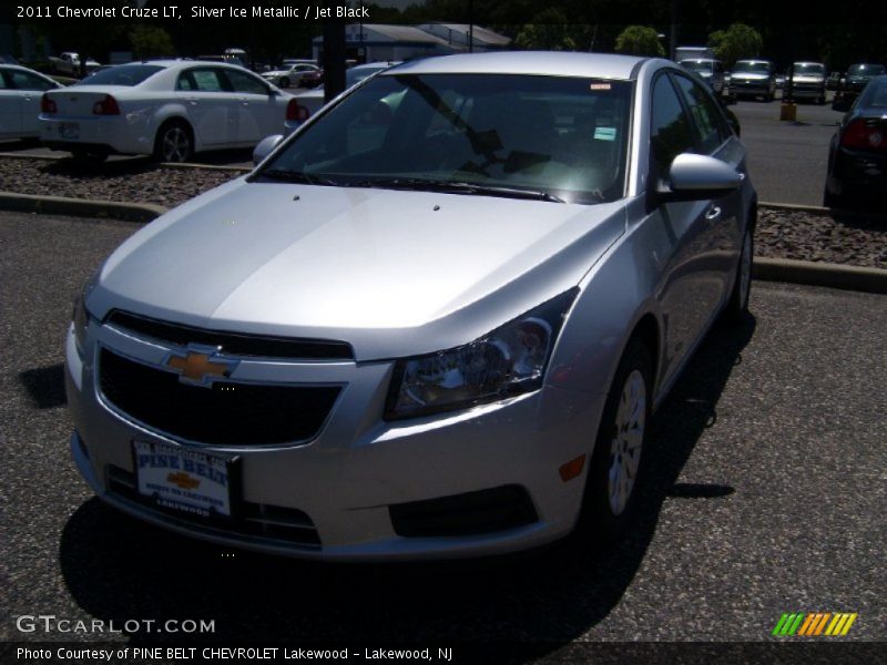 Silver Ice Metallic / Jet Black 2011 Chevrolet Cruze LT