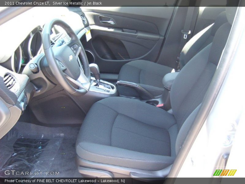 Silver Ice Metallic / Jet Black 2011 Chevrolet Cruze LT