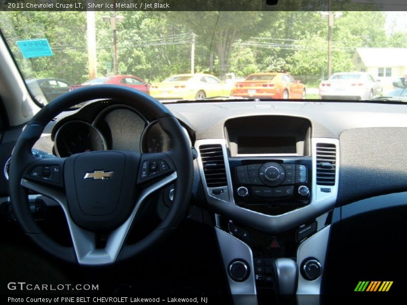 Silver Ice Metallic / Jet Black 2011 Chevrolet Cruze LT