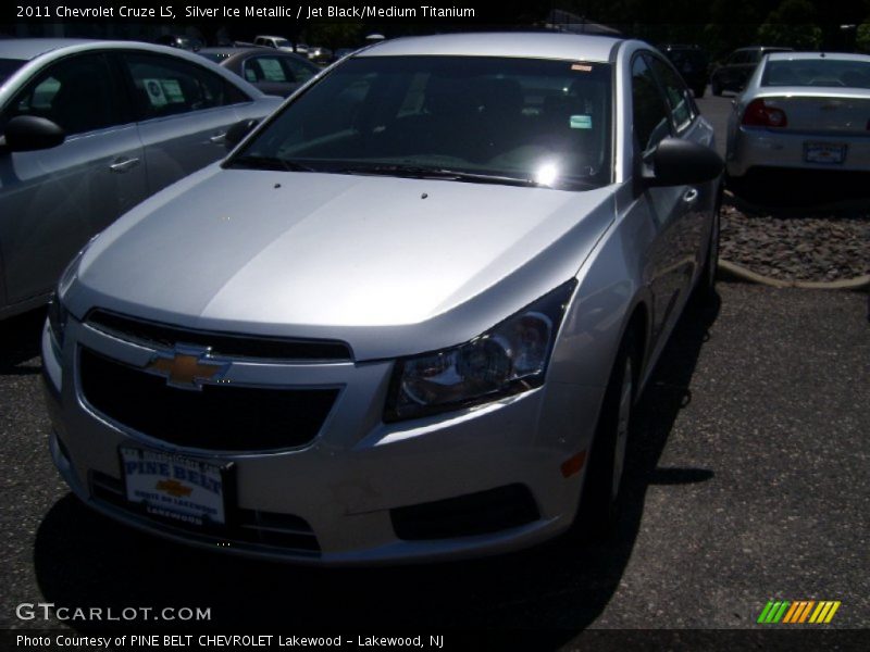 Silver Ice Metallic / Jet Black/Medium Titanium 2011 Chevrolet Cruze LS