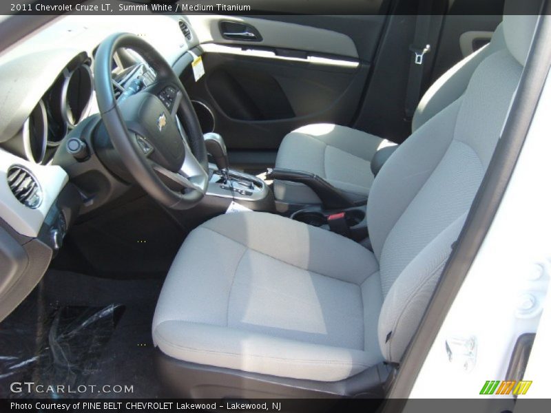 Summit White / Medium Titanium 2011 Chevrolet Cruze LT