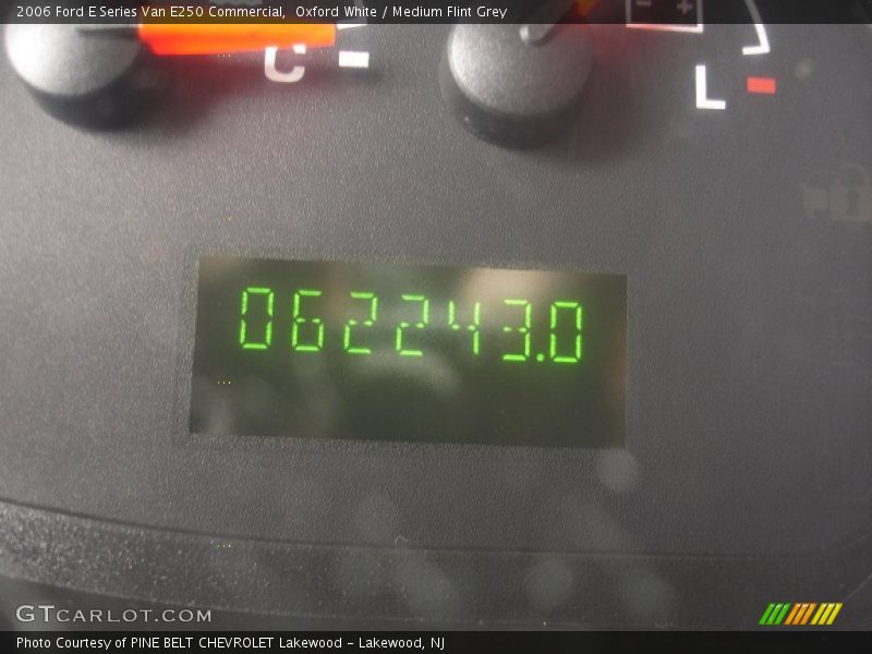 Oxford White / Medium Flint Grey 2006 Ford E Series Van E250 Commercial
