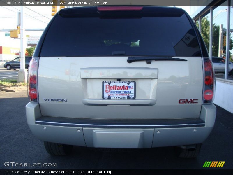 Gold Mist Metallic / Light Tan 2008 GMC Yukon Denali AWD